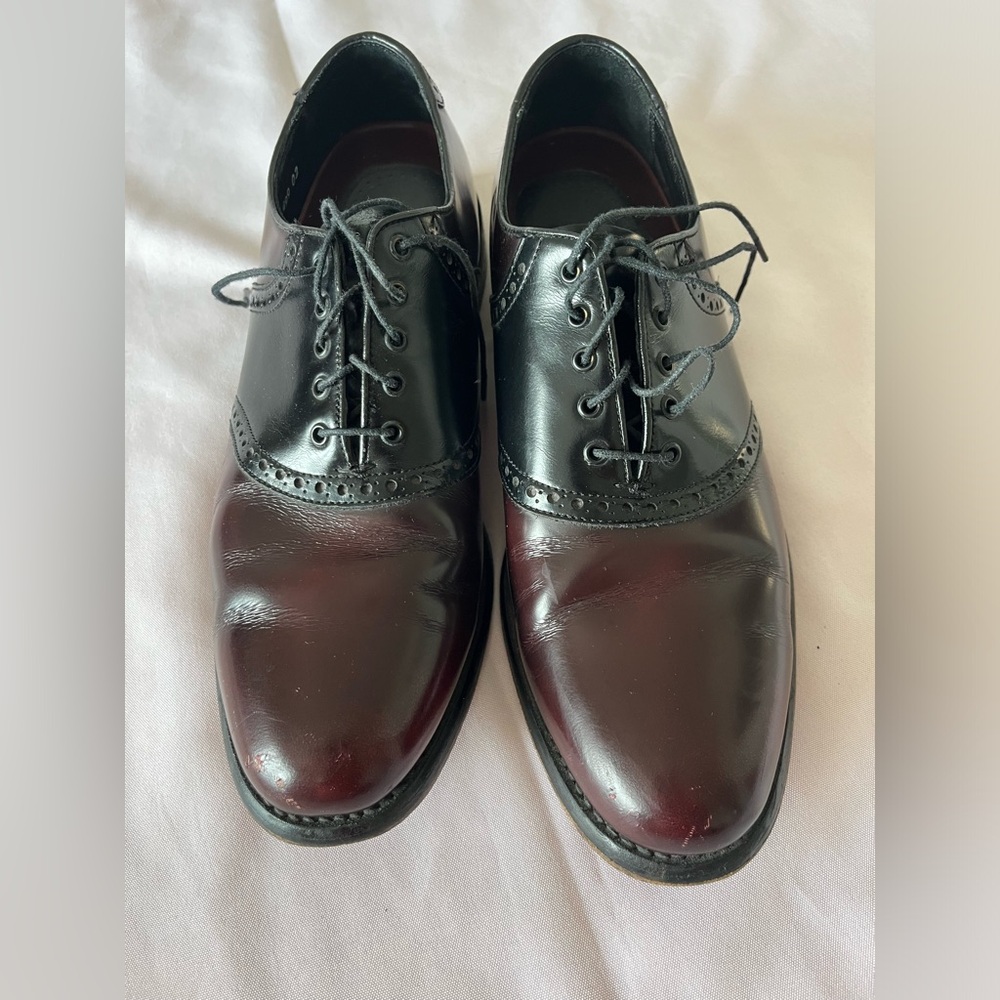 Men’s Florsheim dress shoes - Oxford style, size 9.5